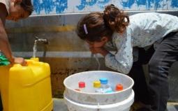 ضخ المياه للمواطنين في غزة - ارشيف