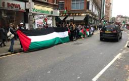 الجالية الفلسطينية تنظم وقفة احتجاجية أمام سفارة اسرائيل في لندن