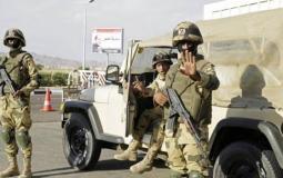 أكد الجيش المصري، مساء اليوم الخميس، مقتل وإصابة نحو 10من عناصره نتيجة تعرضهم لانفجار استهدف مركبة مدرعة في مدينة بئر العبد شمال سيناء.