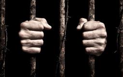 نادي الأسير يشكك بنتائج عينات فحص كورونا لـ 120 أسيرا في - عوفر