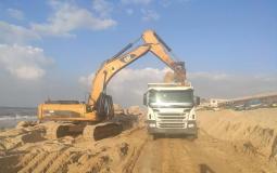 تنفيذ أعمال تدعيم مناطق متفرقة من ساحل غزة