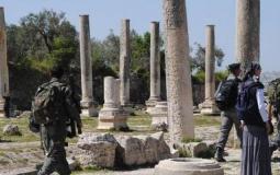 اقتحام جنود الاحتلال للمقع الاثري في سبسطية