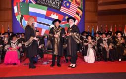 زوجان من غزة يحصلان على درجة الدكتوراه وجائزة التميز من جامعة ماليزية