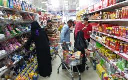 صورة توضيحية لتسوق المواطنين في غزة