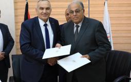 توقيع اتفاقية بين وزارة الاتصالات والجامعة العربية الأمريكية