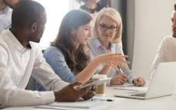 أميركا تتهم الصين بمحاولة سرقة ابحاثها المختصة بكورونا