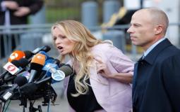 أفيناتي يمثل ثلاث نساء أخريات غير دانييلز