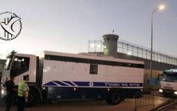  شاحنات نقل الأسرى من سجن لاخر