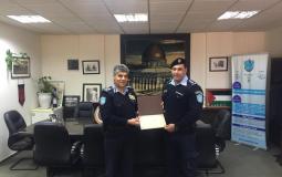 مدير عام الشرطة يكرم الضابط الحاج لأدائه المتميز