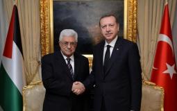 رجب طيب اردوغان الرئيس التركي ونظيره الرئيس محمود عباس