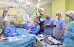 وفد طبي قطري يصل غزة لإجراء عمليات زراعة القوقعة