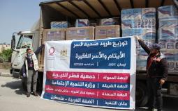 تسليم الدفعة الثانية من الطرود الصحية والغذائية لمراكز الإيواء في رام الله