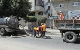 بلدية غزة تدعو لعدم إلقاء المُخلفات المنزلية داخل شبكات الصرف الصحي
