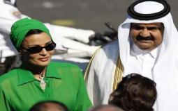 شاهد تصرف غريب من أمير قطر السابق والشيخة موزة عند سماع النشيدين السعودي والبحريني