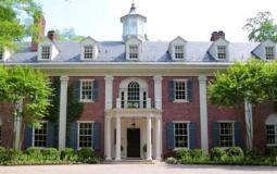 السعودية تنفق 43 مليون دولار لشراء بيت جاكلين كيندي