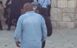 الاحتلال يطلق النار على فتى بزعم طعنه مجندة في القدس
