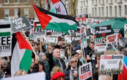 وقف احتجاجية في بريطانيا تنديدا بالمجازر الإسرائيلية بحق الفلسطينيين