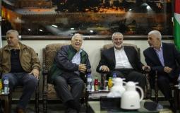 جانب من لقاء لجنة الانتخابات مع حماس والفصائل في غزة