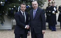 الرئيس التركي رجب طيب أردوغان ونظيره الفرنسي إيمانويل ماكرون