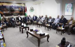 لجنة الانتخابات خلال اجتماع مع قيادة حماس والفصائل في غزة اليوم الاثنين