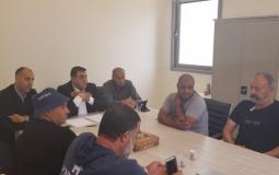 من جلسة بلدية أم الفحم وسائقي الجرارات