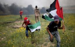 شبان فلسطينين على الحدود الشرقية  لقطاع غزة