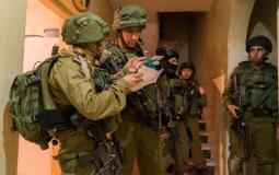 قوات الاحتلال  تعتقل  12  مواطنا  من الضفة الغربية