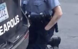 ترامب يطالب الشرطة بحظر الضغط على الرقبة 