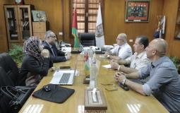 بلدية غزة تبحث مع وزارة الأشغال تنفيذ مشاريع جديدة في المدينة