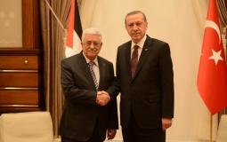 الرئيس عباس ونظيره التركي رجب طيب اردوغان