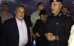  اللواء توفيق أبو نعيم يتفقد موقعي استهداف حاجزي الشرطة في غزة