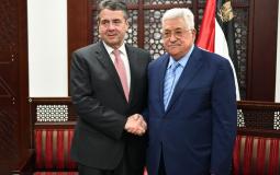  الرئيس محمود عباس اثناء لقاء وزير الخارجية الالماني زيغمار غابرييل 