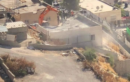 قوات الاحتلال تجبر مواطناً مقدسياً على هدم منزله ذاتياً .. صورة تعبيرية