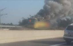 اندلاع حريق في حافلة على شارع 6 قرب نتسني عوز