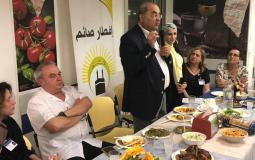 الطيبي يشارك بإفطار جماعي مع أهالي غزة والضفة