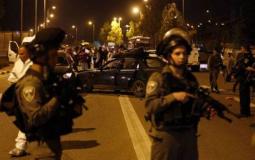 جنود الاحتلال الاسرائيلي ينفذون حملة اعتقالات