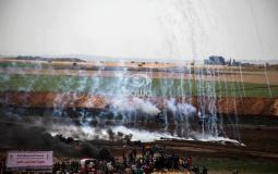 الاحتلال يلقي قنابل الغاز على متظاهري مسيرات العودة في غزة
