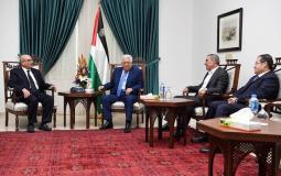 الرئيس عباس يجتمع مع العمادي في رام الله