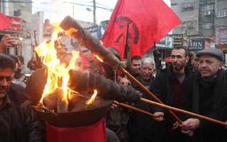 الديمقراطية تنظم مسيراً عسكرياً وتوقد شعلة الانطلاقة شمال غزة