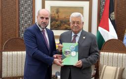 الرئيس، محمود عباس يتسلم التقرير السنوي من قاضي القضاه الشرعيين د.محمود الهباش