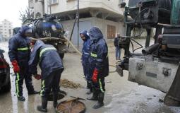 بلدية غزة تعالج 120 إشارة طفح صرف صحي