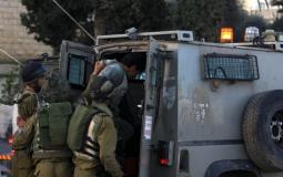 اعتقال مواطن فلسطيني على يد الاحتلال الإسرائيلي
