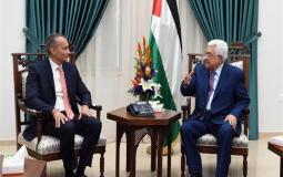 الرئيس محمود عباس مع منسق الأمم المتحدة لعملية السلام في الشرق الأوسط نيكولاي ملادينوف