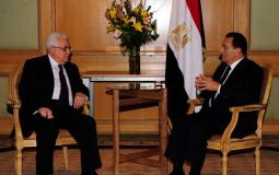 الرئيس محمد حسني مبارك خلال لقاء سابق مع الرئيس عباس في القاهرة