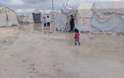 عاصفة مطرية تضرب مخيم دير بلوط والفلسطينيون يجددون دعواتهم لإخراجهم من المخيم