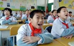 طلبة صينيون في احدى المدارس