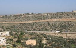 سلطات الاحتلال تستولي على أراض واسعة في قرية عزون