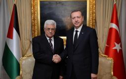 الرئيس الفلسطيني محمود عباس ونظيره التركي رجب طيب أردوغان