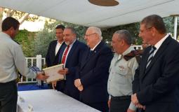 ليبرمان يمنح جوائز لضباط في الجيش الاسرائيلي