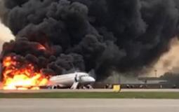 شاهد: روسيا تفرج عن الفيديو المرعب النيران تلتهم طائرة بركابها